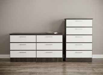 Dresser And Chest - Cómoda y Gavetero