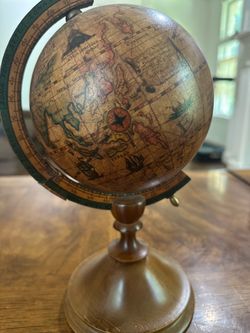 Vintage Old Olde World Wooden Globe Made in Italy Office Shelf Desk Decor Gentlemen's Office