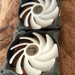 MSI RGB 120MM PWM Twin Ball Bearing Fans Winged Blades