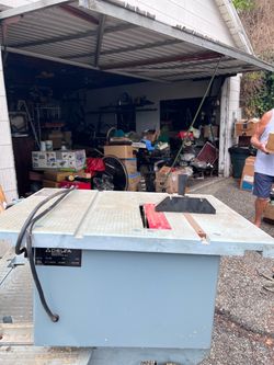 Delta 8 1/4 inch bench saw