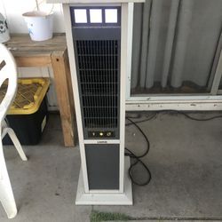 Lasko Outdoor/Indoor Oscillating Tower Fan with Light WORKS NO REMOTE for  Sale in Peoria, AZ - OfferUp