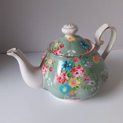 Gracie Tea Ware China Green & White Floral 5 CUP Porcelain Rose Floral Teapot