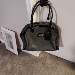GUESS  LARGE  SHOULDER BAG$15.00  BLACK 