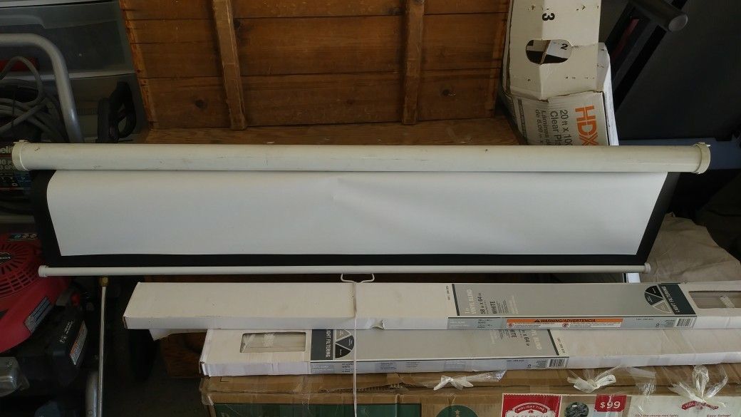 Projector screen