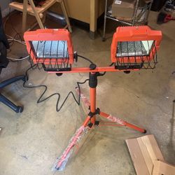 Twin Head Work Light on Stand – Pickup in Pasadena
