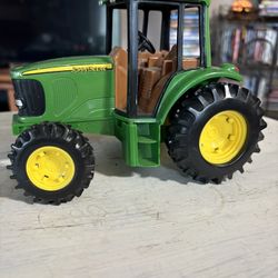 ERTL JOHN DEERE FARM TRACTOR 7” Movable Wheels