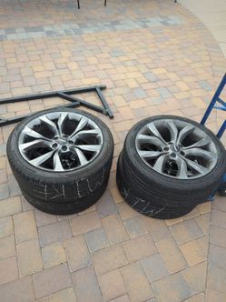 Set of 4 Alloy Wheels with Tires
