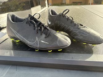Soccer cleats