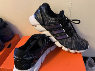 Men’s Reebok running shoes, size 11