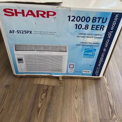 Window AC unit In Box With Remote Control