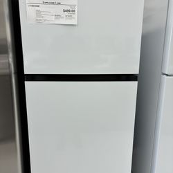 LG Garage-Ready Top Freezer Model Refrigerator