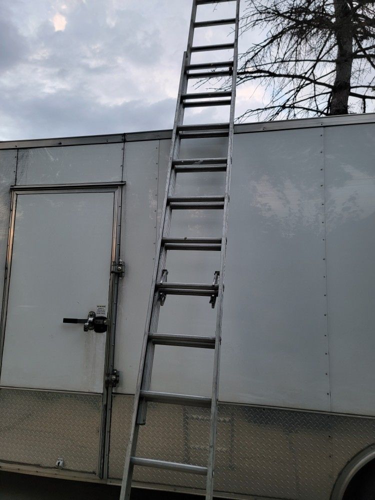 Commercial Duty 24 Foot Aluminum KELLER Ladder