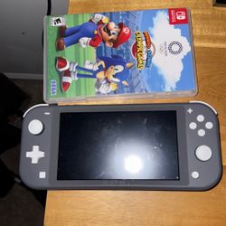 Nintendo Switch Lite. Comes With Game 