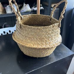 seagrass basket / home decor / plant basket