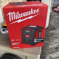 Milwaukee Jobsite Radio