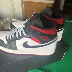 Mid Retro Jordan 1s