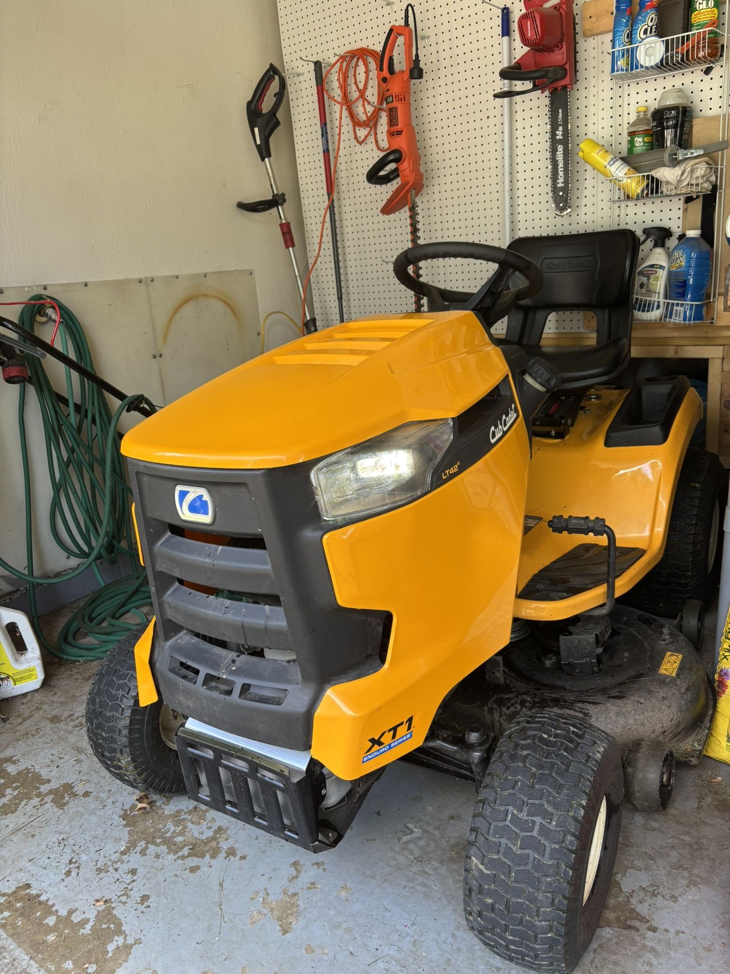 Cub Cadet LT 42” KOHLOR Lawn Mower (Used 72hours)
