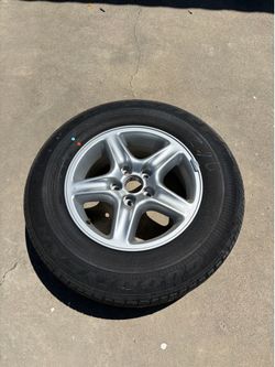 Lexus RX300 Rim and Tire