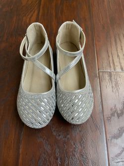 Girls dress shoes (Silver )