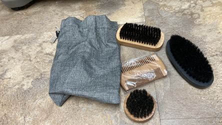 Beard Brushes And Comb Néw $5 For All 