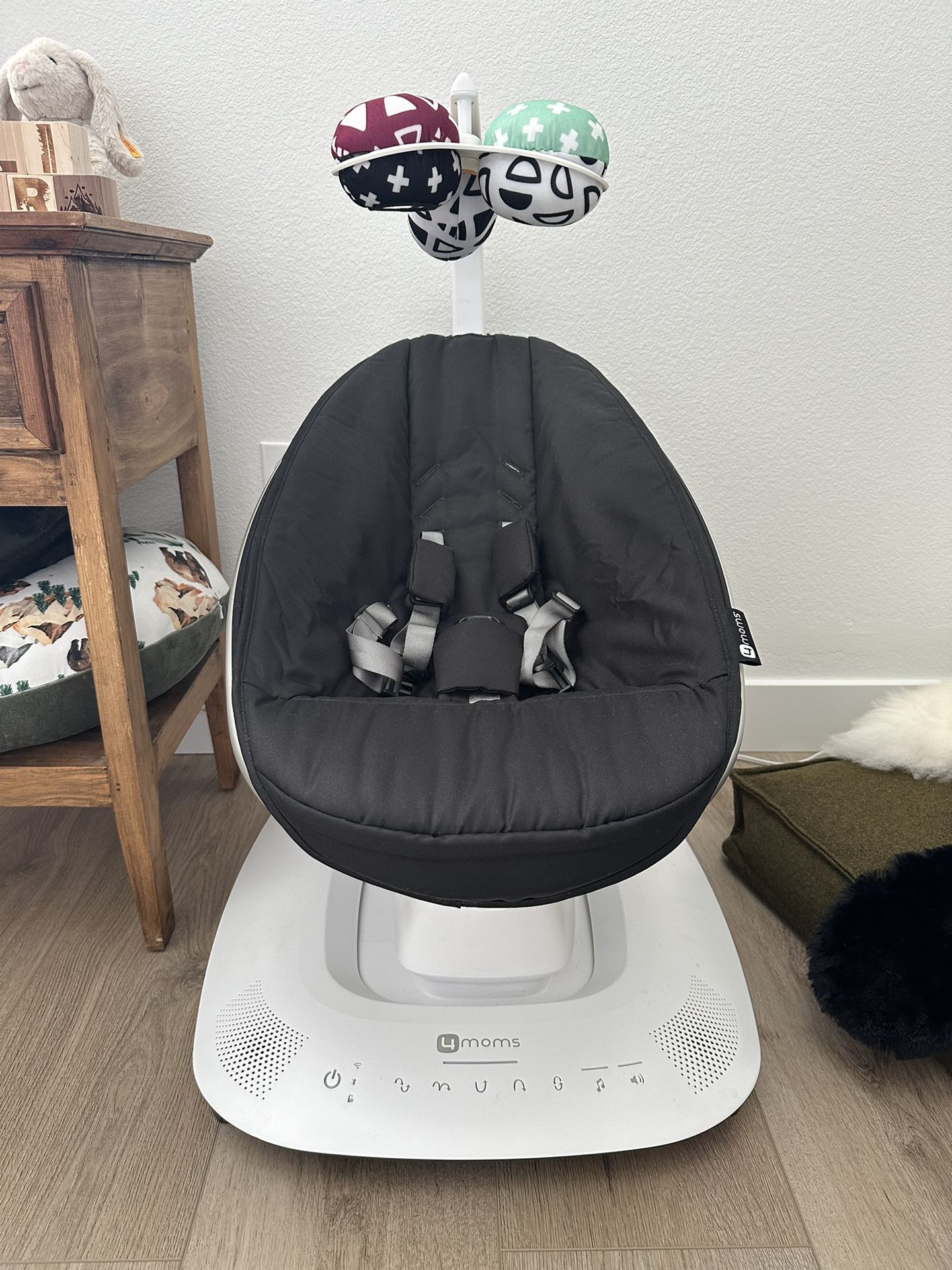 MamaRoo Multi-Motion Baby Swing - Perfect Condition - Black