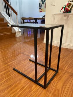 Modern Glass C-Shaped Side Table – Black Metal Frame