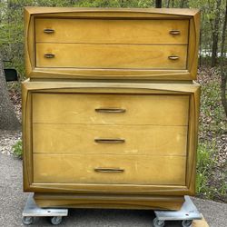 Sieling Modern mid Century Dresser