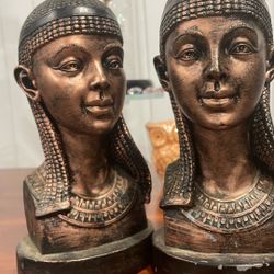 Statues 