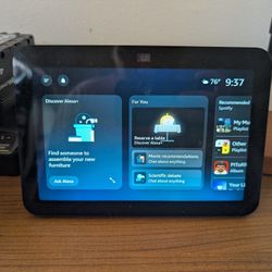 Amazon Echo Show 8 | Digital Assistant w/ Touch Screen