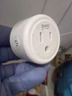 Godund 120v Smart Plug Adapter W/Power Button 