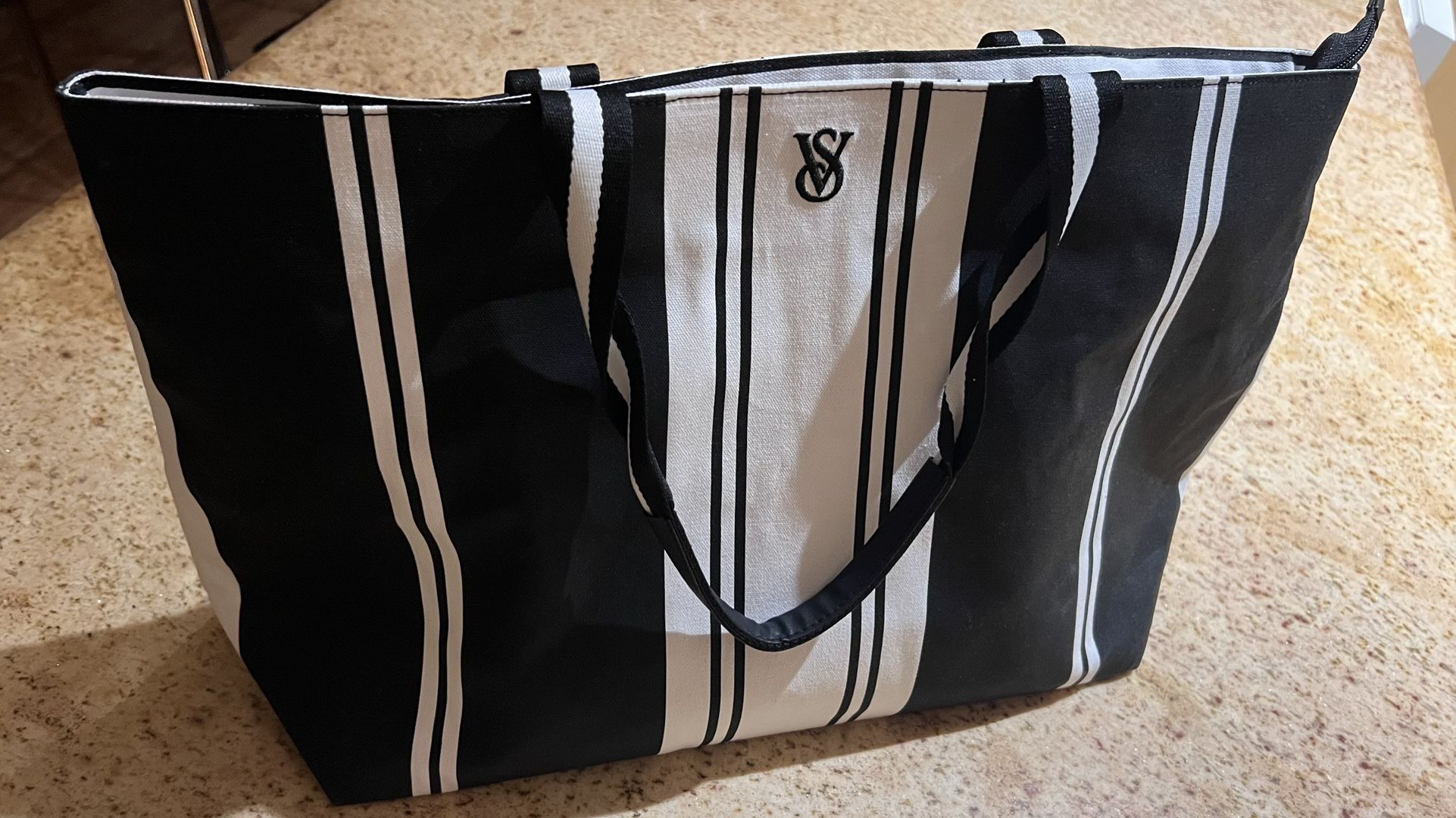 Victoria’s Secret Bag Large Tote Zipper Closure 20x12.5 New