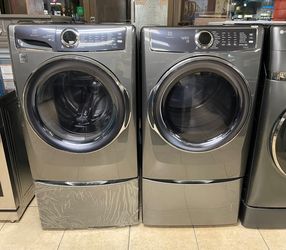 Electrolux Front Load Washer And Electric Dryer
