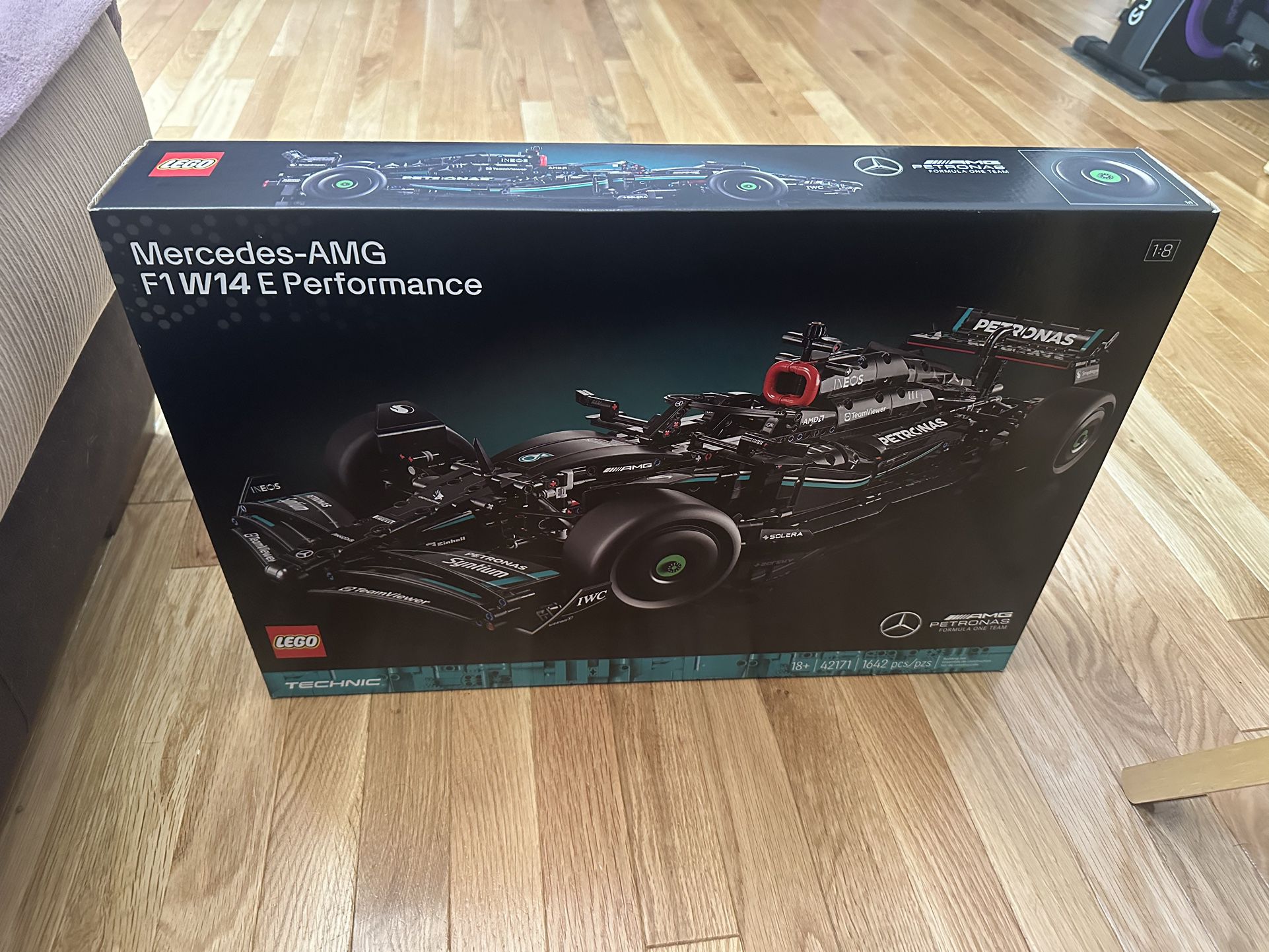 Lego Mercedes-AMG F1 W14 E Performance