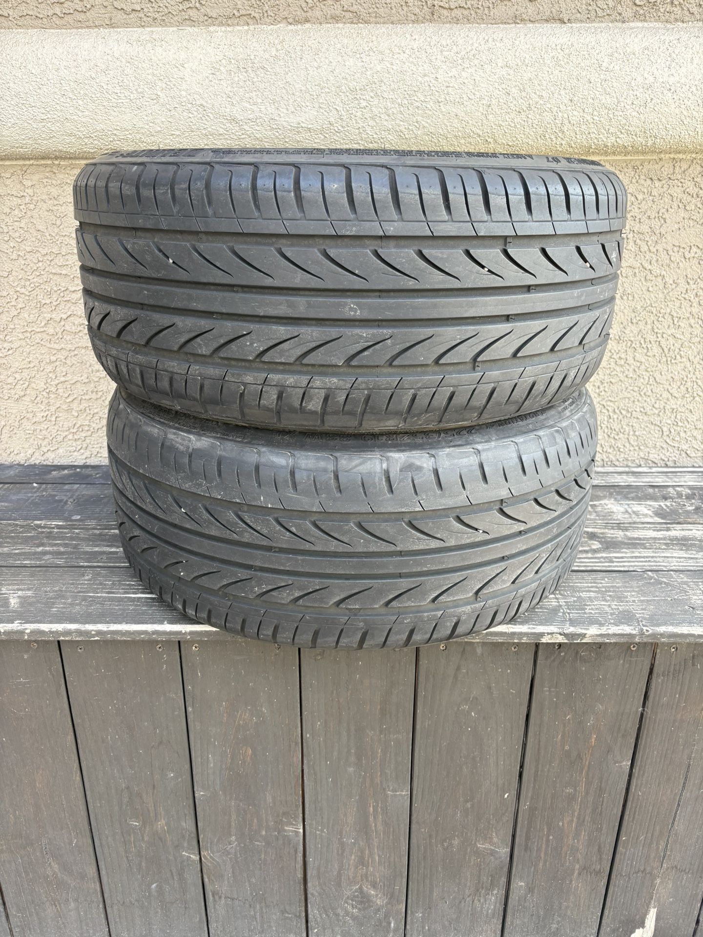 225/35/19 Tires