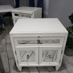 Night Stands White, Mirror 