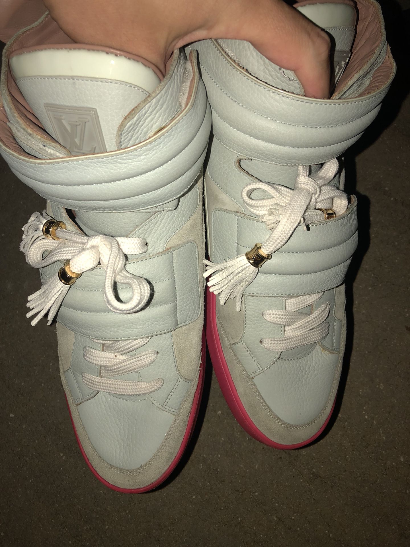 Louis vuitton Jasper - Kanye West  New jordans shoes, Kanye fashion, Air  jordans retro