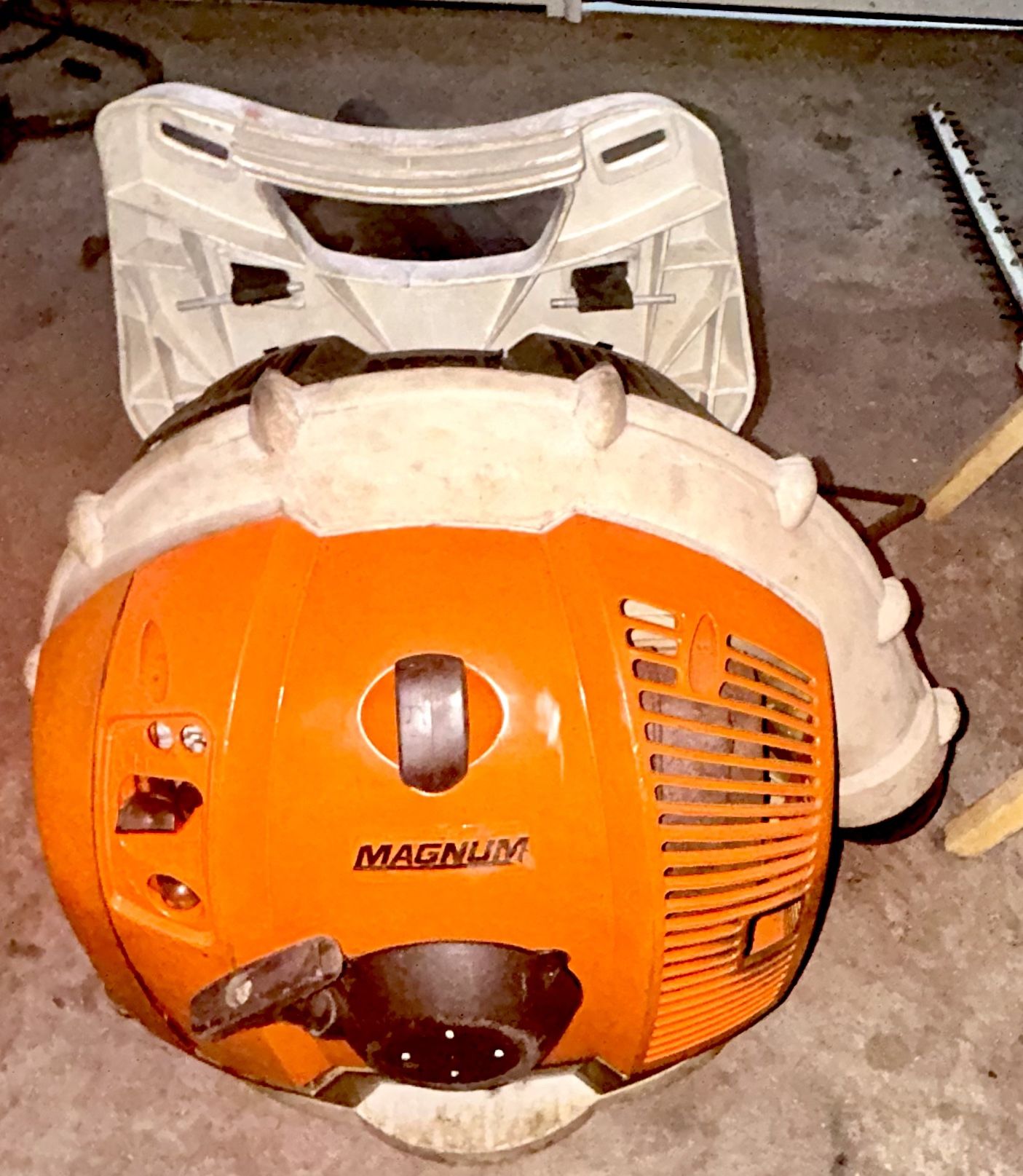 STIHL BR600z Backpack Blower  NEW CARBURETOR  STARTS 1 or 2 Pulls  RUNS GREAT  VERY POWERFUL