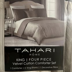 King Size 4 Piece Comfort Set, Ottoman with storage, and 2 throw pillows