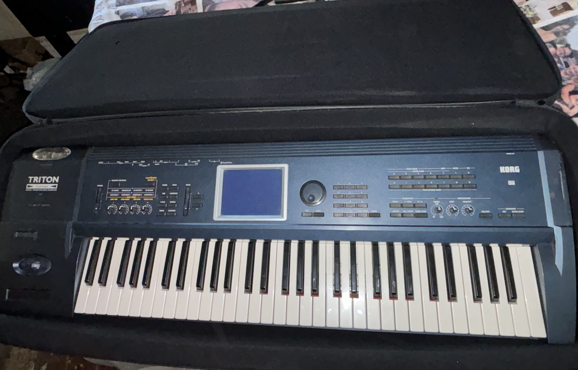 korg triton extreme music 61 keys workstation sampler $850