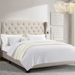 Beige Linen Queen Frame w/ Diamond Buttons - V8Q1