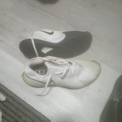 Niki Woman's She Cut Inside Lable Out  Very New 