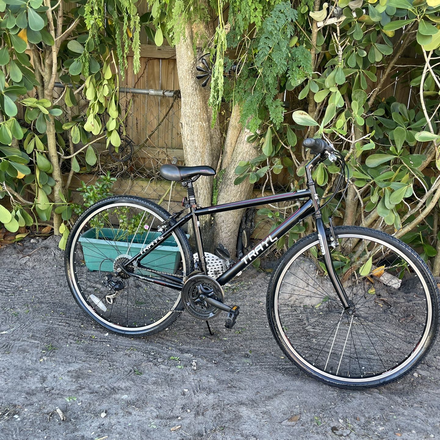 Trayl 2024 hybrid bike