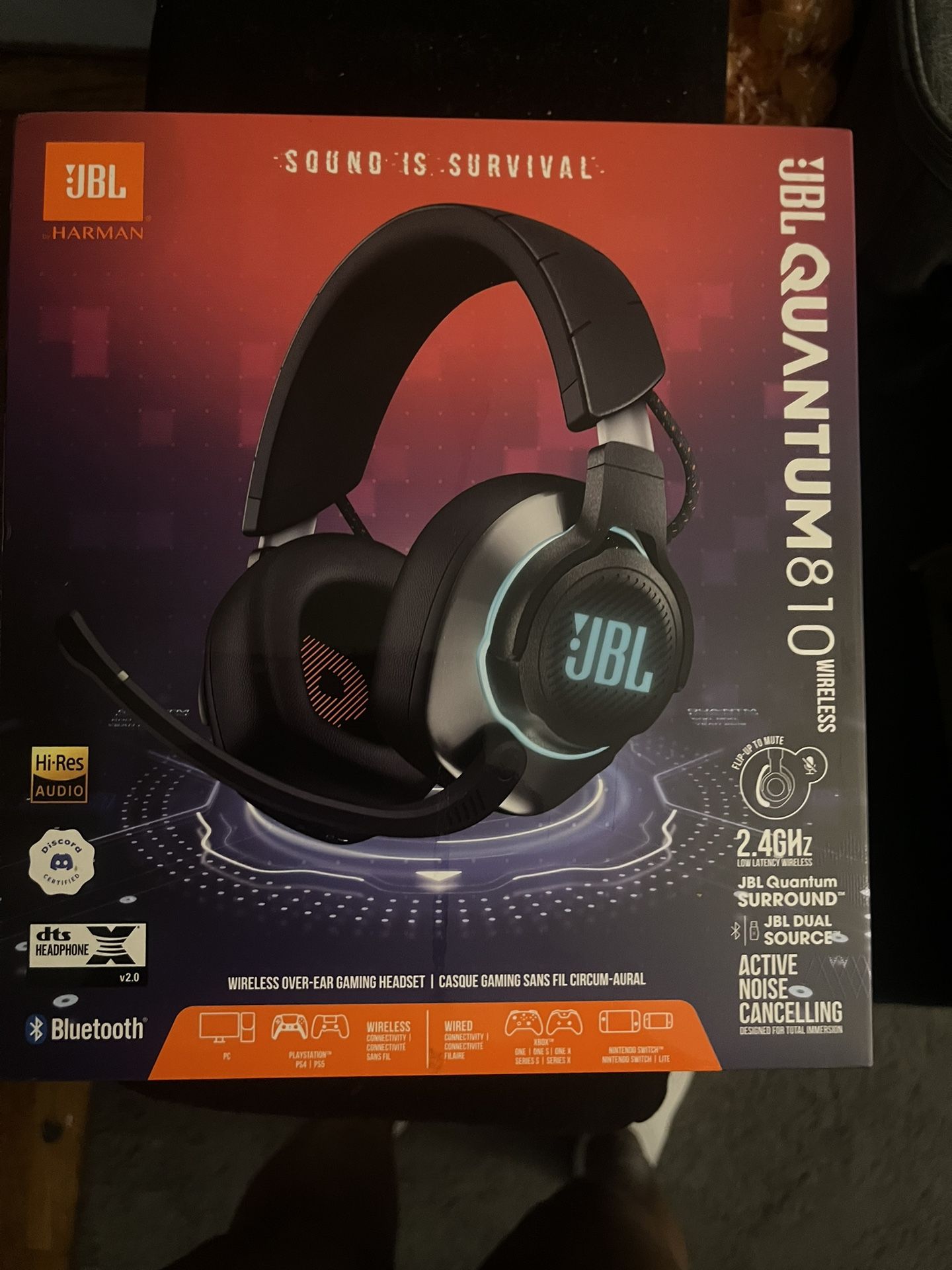 JBL 810 Wireless Headphones