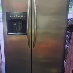Noisy Loud Side By Side Refrigerator Freezer 36inch Wide Frigidaire Frig Stainless Garage 