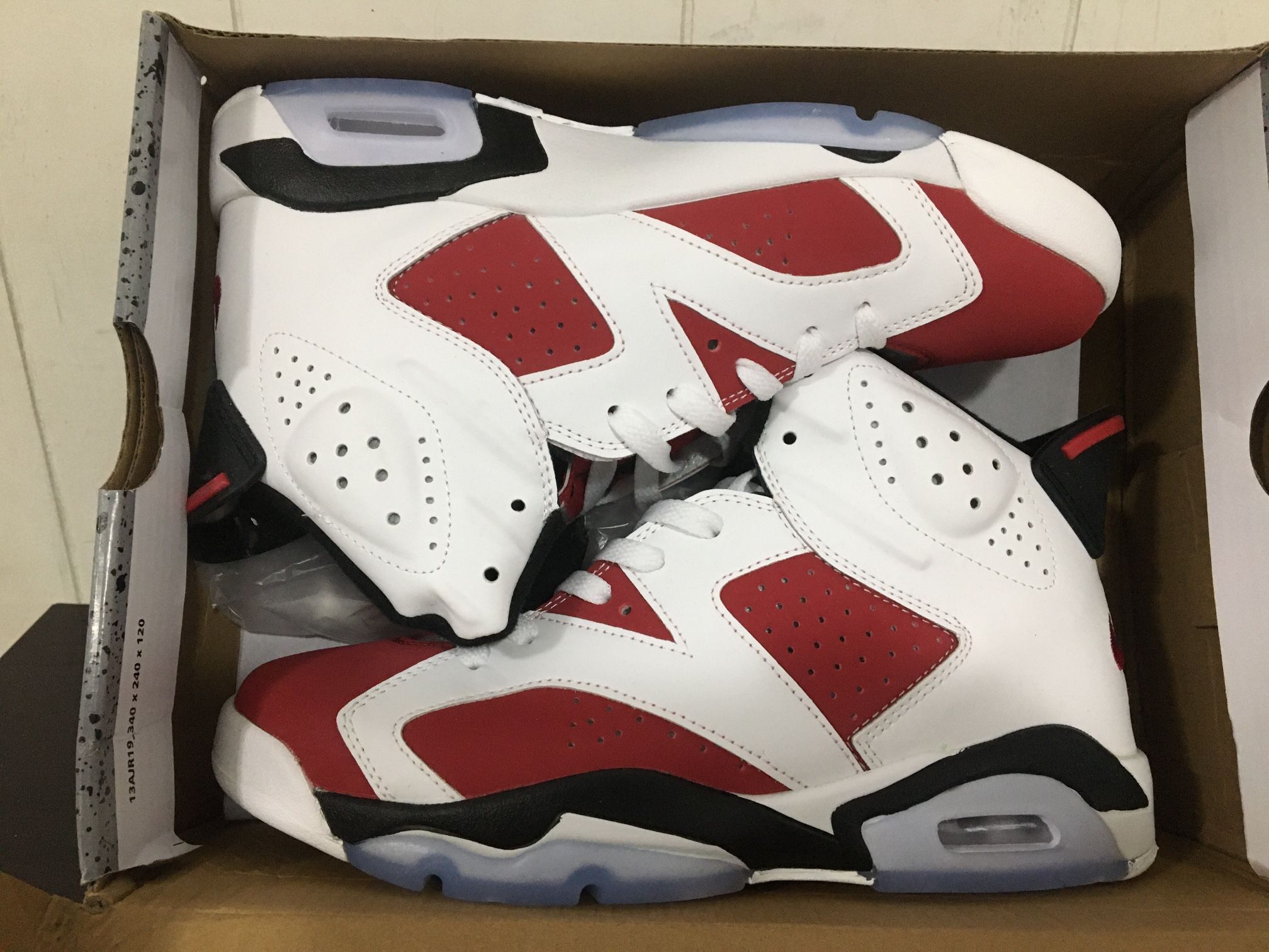 New Jordan 6- Men’s 8.5