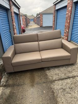 Klaussner Dormio Queen-Size Leather Sleeper Sofa