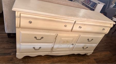 FREE DRESSER