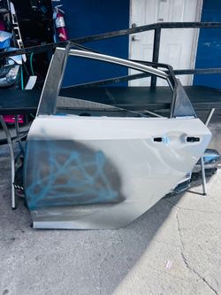 Honda civic 2016-2021 left driver side rear door Oem