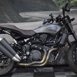  2020 Indian Motorcycle® FTR Rally Titanium Smoke