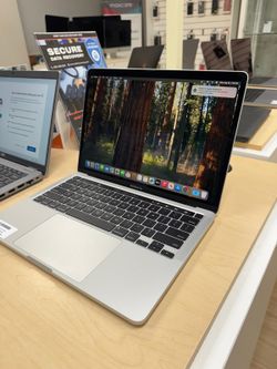 MacBook Pro M2 13 inch  8GB 256Gb silver